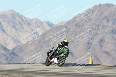 media/Dec-01-2025-Moto Forza (Mon) [[2daa91e15f]]/3-Beginner Group/Session 4 Turn 9/